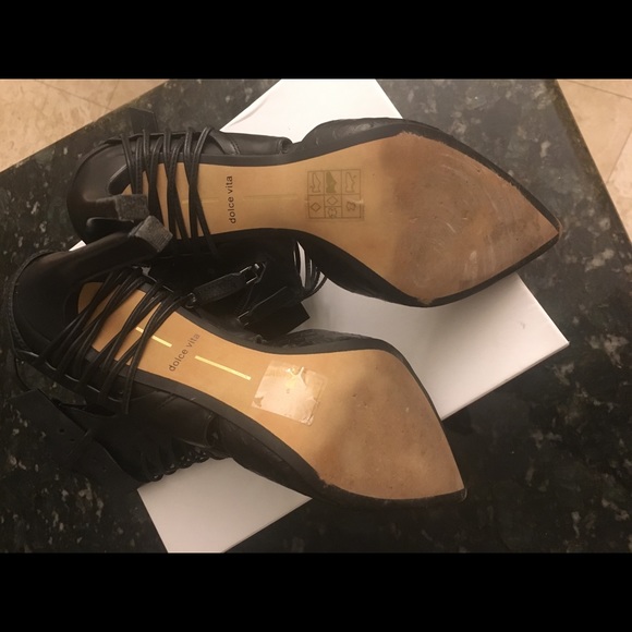 Size 9 heels - Picture 7 of 7